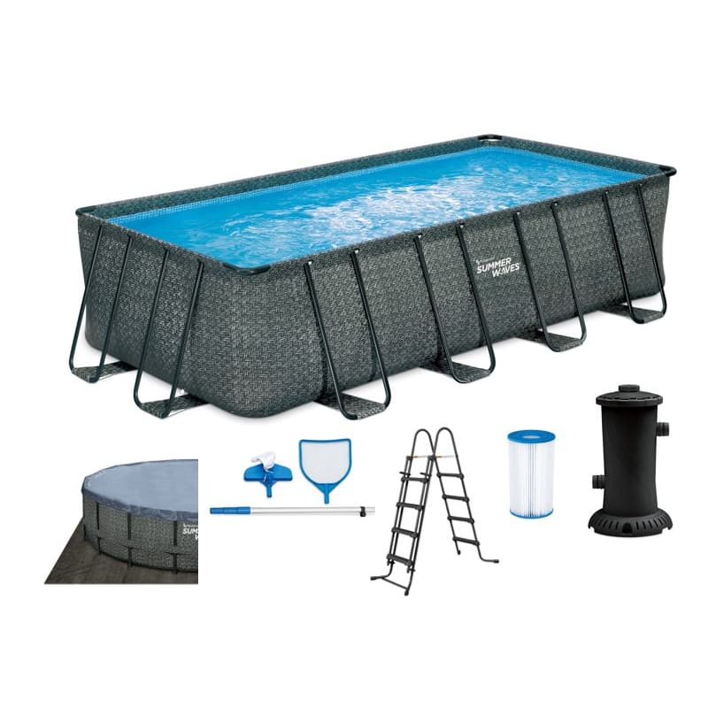photo de la piscine avec la pompe et une cartouche et l'échelle à 4 pans, couverture et tapis